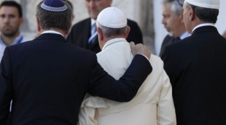 УСЕРЕДИНІ КОЖНОГО ХРИСТИЯНИНА СИДИТЬ ЄВРЕЙ.