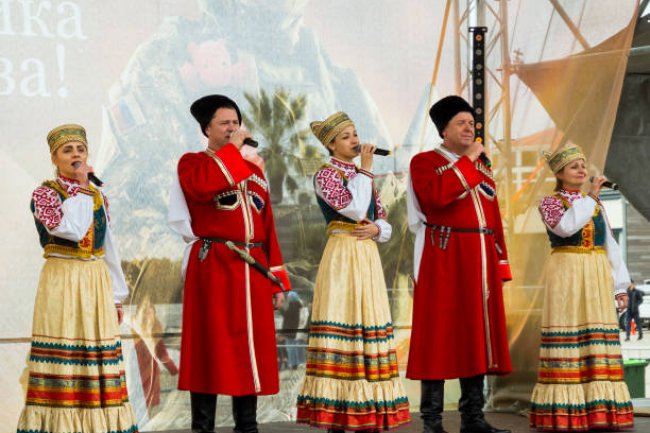 Вчіть дітей рідному звичаю! Або Расова гігієна в українській традиції.