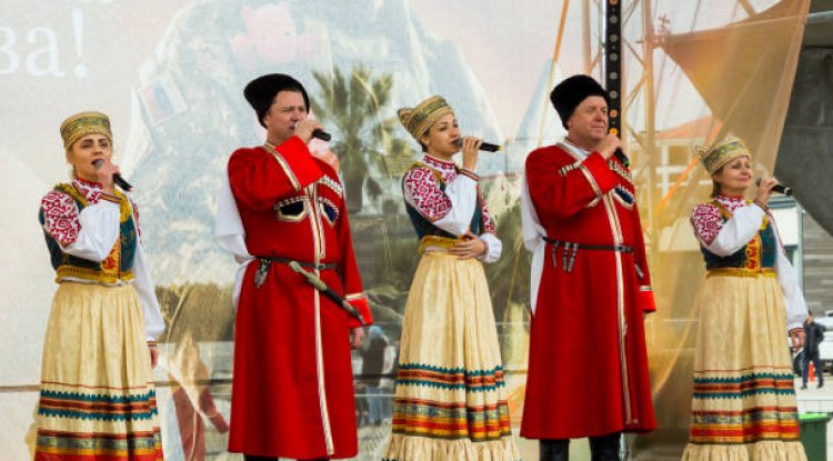 Вчіть дітей рідному звичаю! Або Расова гігієна в українській традиції.